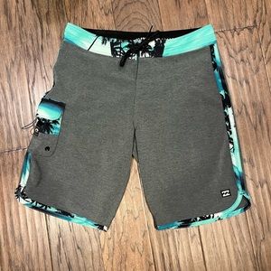 Billabong 73 Pro Recycler Boardshorts. Mens size 29.